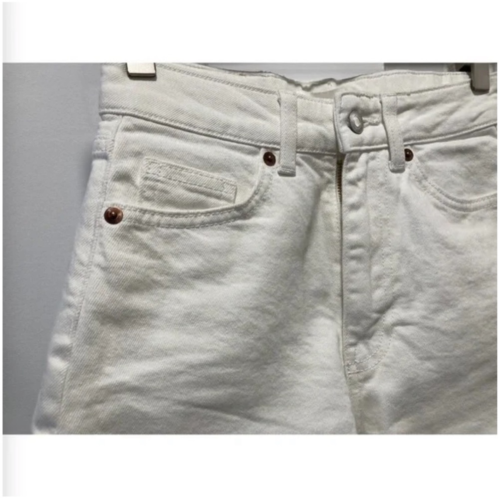 H&M High Rise White Denim Frayed Hem Shorts Size 2 - Picture 5 of 6